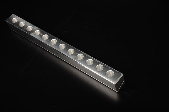 12 lỗ đổ kim loại mốc da môi 3-5 khuôn mỗi phút