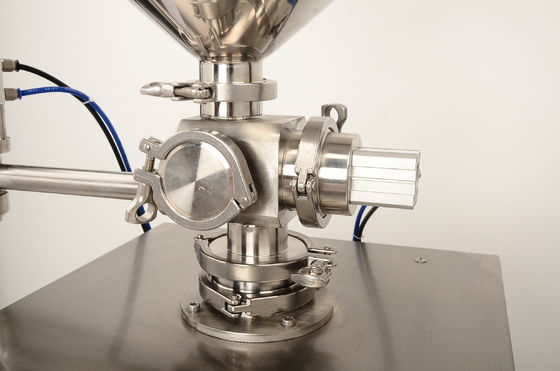Air Cushion BB Frost Filling Machine 30-50 chai/min Makeup Base Filling Machine Vật liệu thép không gỉ