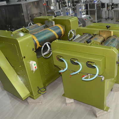 S405 Vật liệu son môi Máy xay 3 cuộn Máy xay 3 cuộn Vật liệu sơn môi tự động