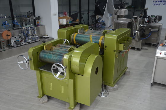 S150 Vật liệu son môi xanh Sơ dây sản xuất son môi ba cuộn Miller loại động cơ AC