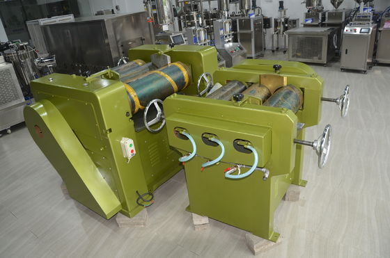 S150 Vật liệu son môi xanh Sơ dây sản xuất son môi ba cuộn Miller loại động cơ AC