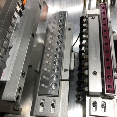 Máy tự động 12 lỗ mủ môi nhôm Mold Demoulding